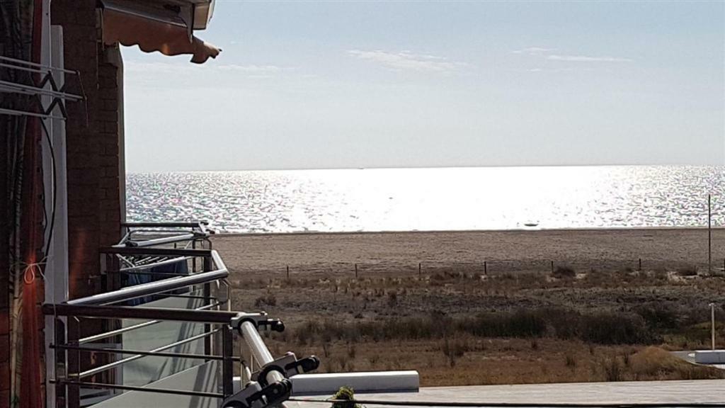 Apartamento Playa Mar Castelldefels Ngoại thất bức ảnh